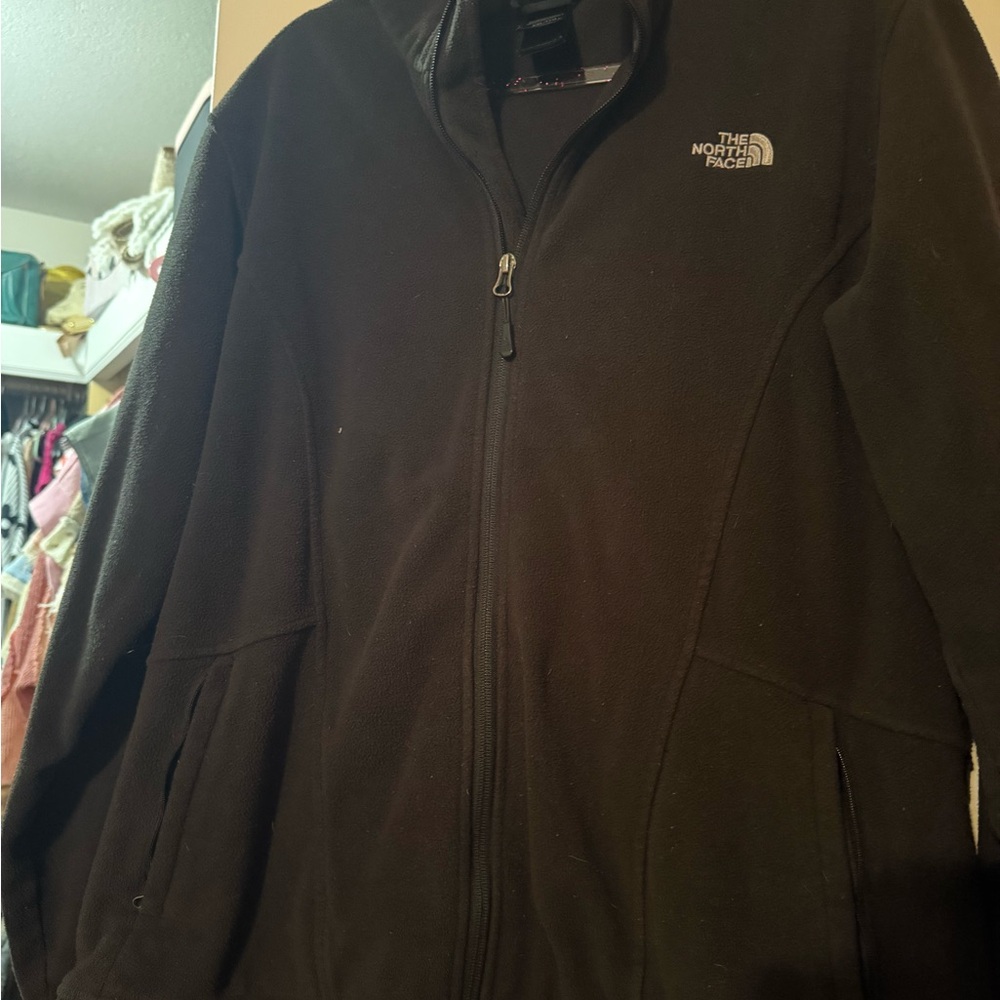 The North Face Black Full-Zip Lightweight Fleece Jacket